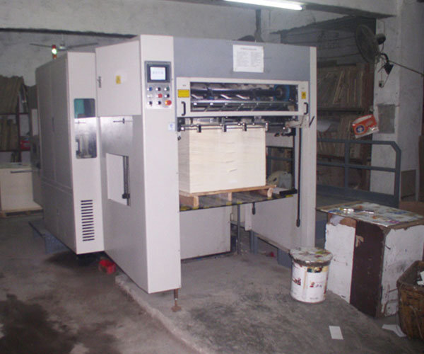 全（quán）自動模切機